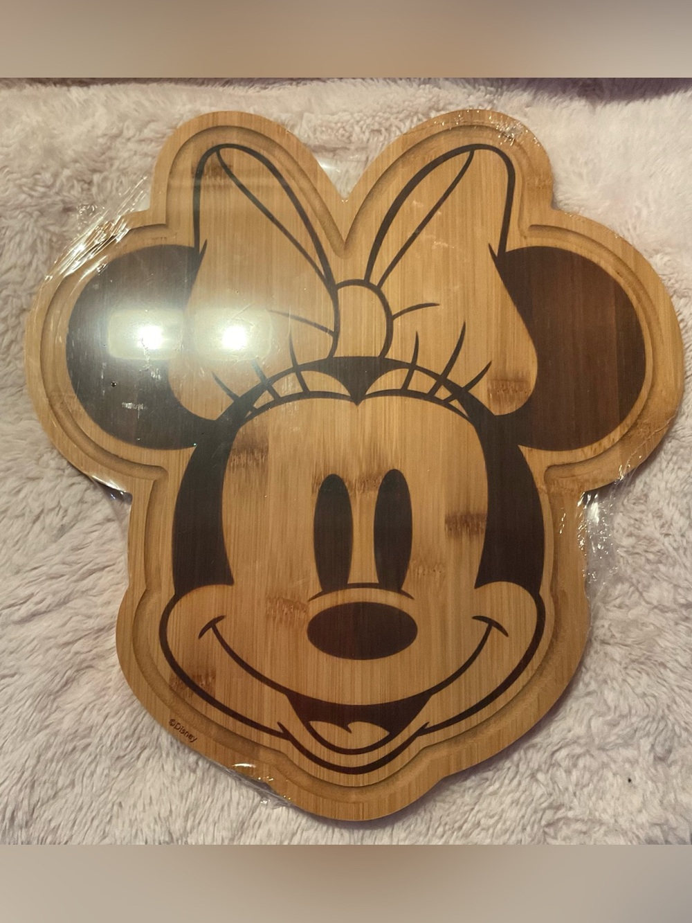 Disney Minnie Mouse Cutting Board NWT